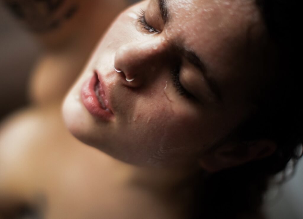 Escort, Frau, Girlfriendsex, High Class, Curvy, Kurven, Plus size, kurvig, natürlich, authentisch, sexworker, sexarbeiterin, prostituierte, independent escort, mollig, behaart, unrasiert, fetisch, bdsm, tantra, nutte, hure, elegant, nett, sympathisch, rund, vollbusig, fett, dick, locken, jung, tattoos, tattowiert, piercings, berlin, brandenburg, münchen, deutschland, große Brüste, sinnlich, erotisch, Abenteuer, Freundin auf Zeit, Geliebte auf Zeit, Fuss, sub, devot, dominant, begleitung, begleiterin, romantisch, reisebegleitung, sexy, intelligent, Domina, Sklavin